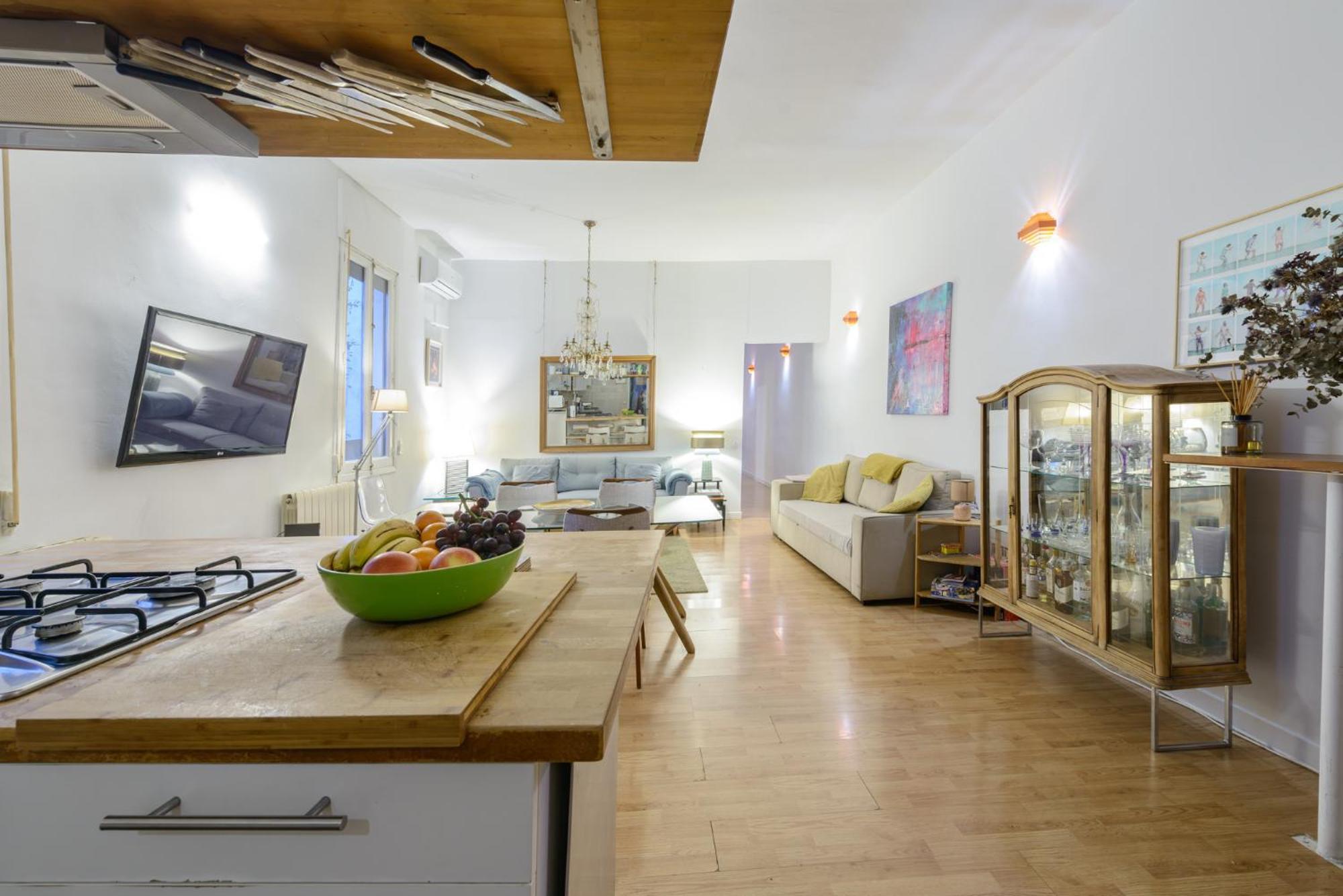 GRAN VIA-SOL SPACIOUS APARTMENT * 3 BRs, 2 WCs + A/Cs Madrid Exterior foto